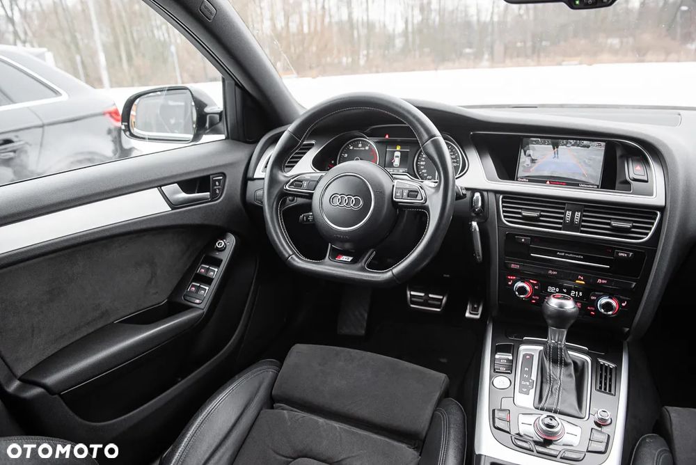 Audi S4 Avant S tronic - 28