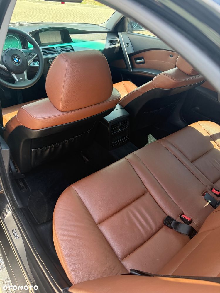 BMW Seria 5 525i - 22