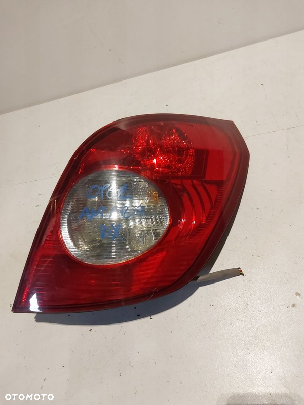Opel antara tylna prawa lampa tył prawy