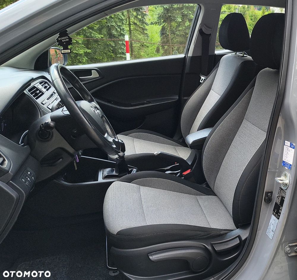 Hyundai i20 - 20