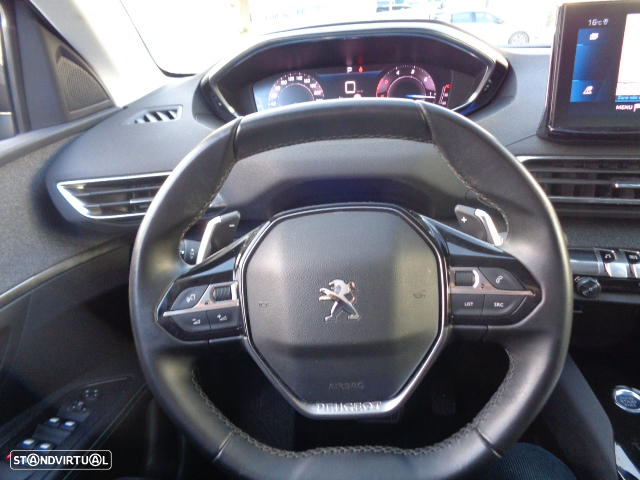 Peugeot 3008 1.5 BlueHDi Allure Pack EAT8 - 18
