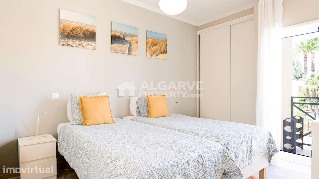 Apartamento T2 renovado dentro do campo de golfe e a 5 min. da marina - Grande imagem: 4/33