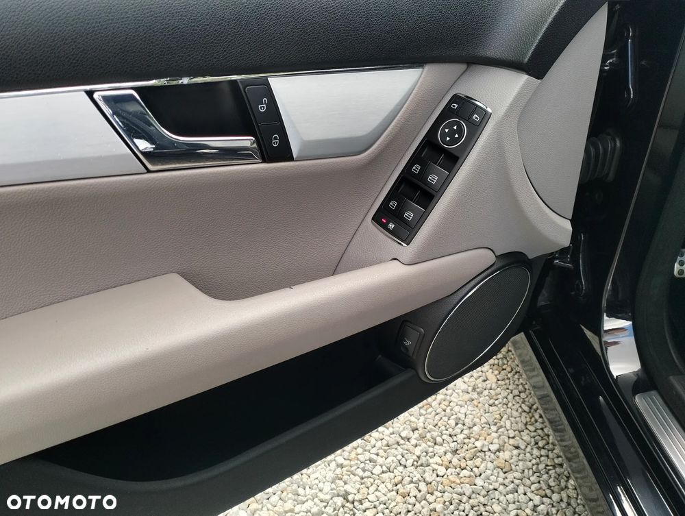 Mercedes-Benz Klasa C 180 Kompressor Avantgarde - 35