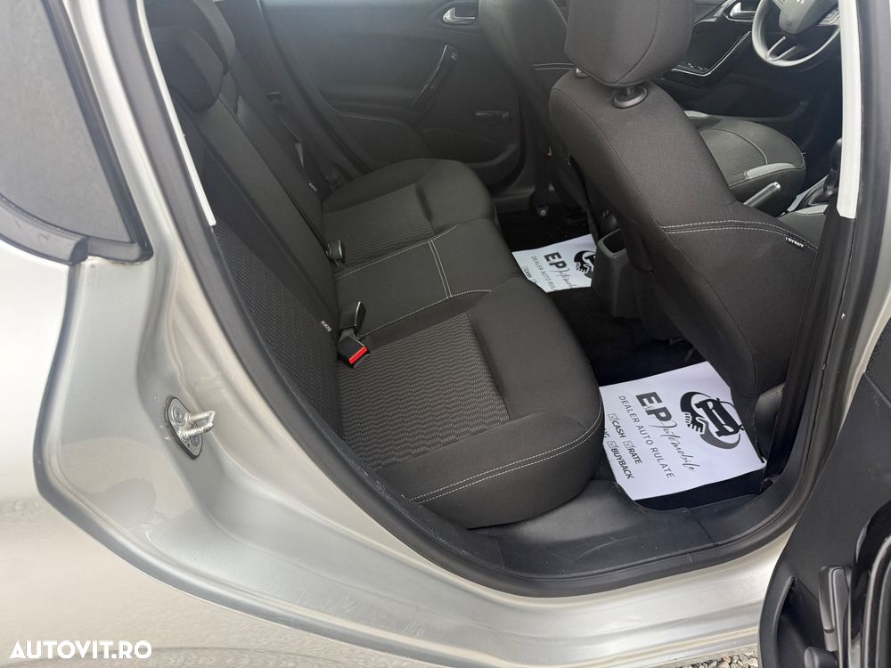 Peugeot 208 PureTech 82 Start & Stop Style - 14