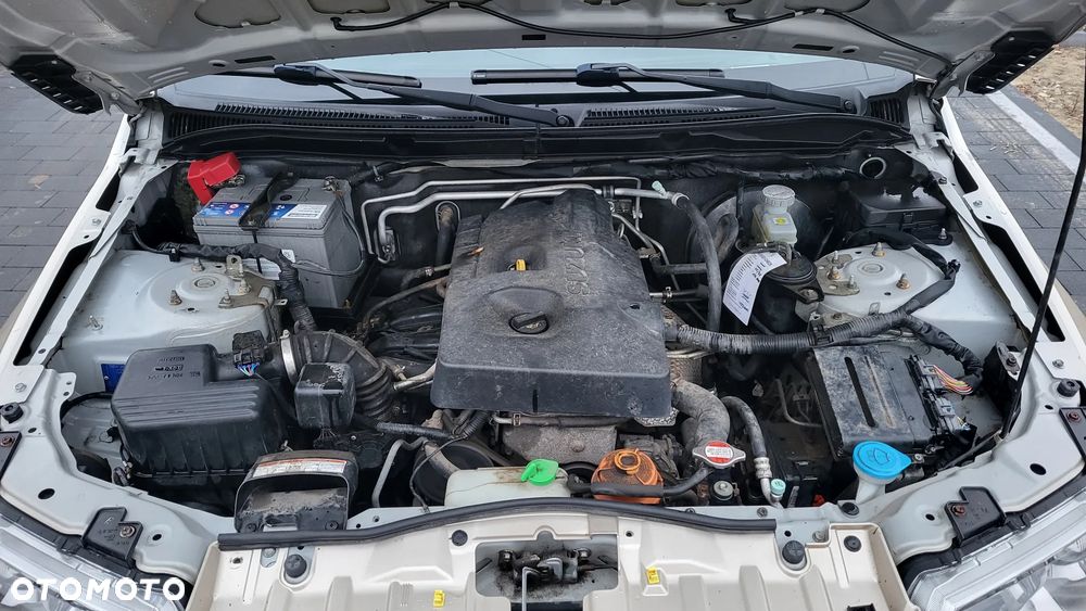 Suzuki Grand Vitara 2.0 Comfort + - 19