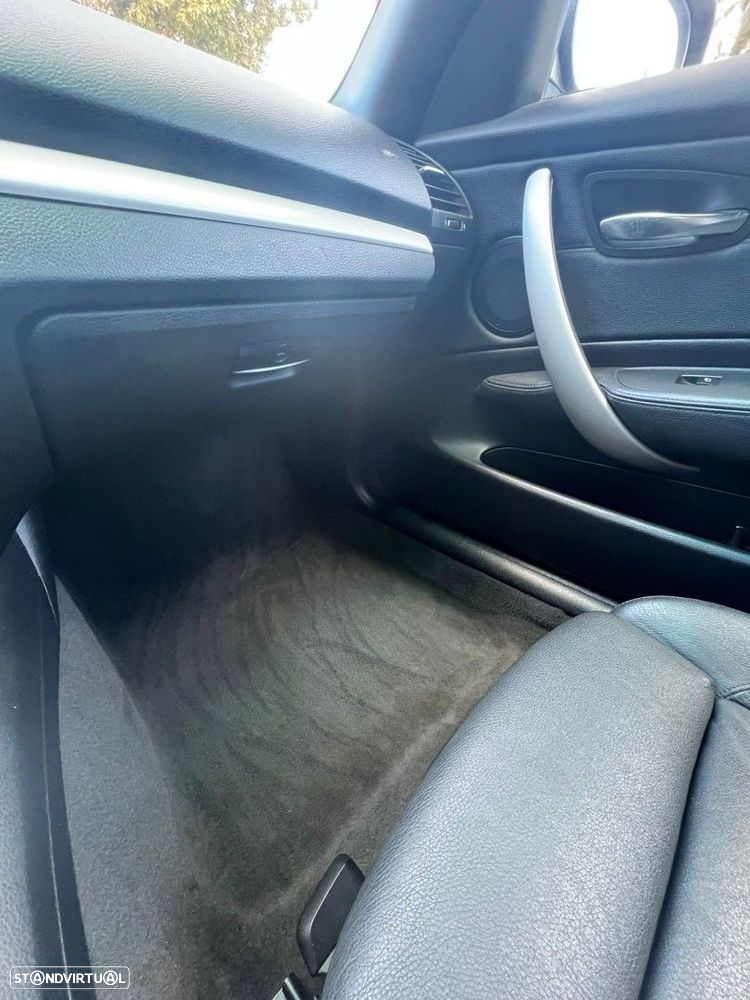 BMW 118 d Pack M - 16