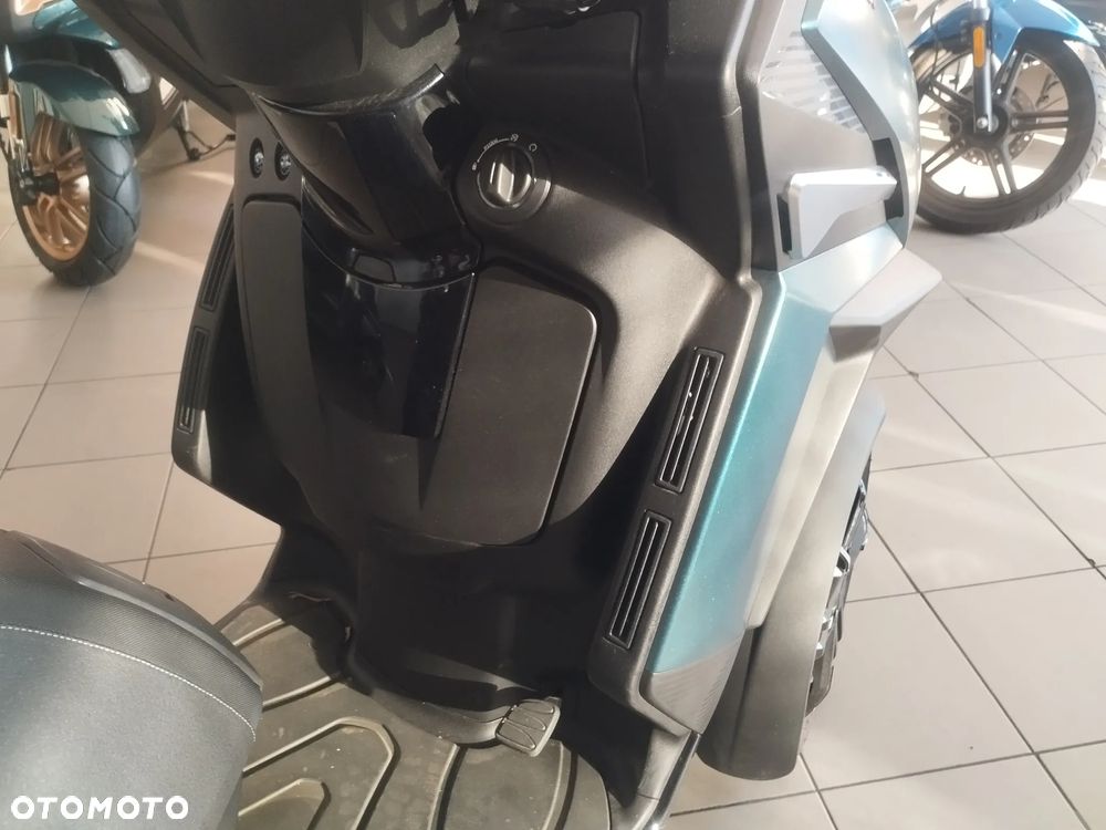 Peugeot Metropolis - 22