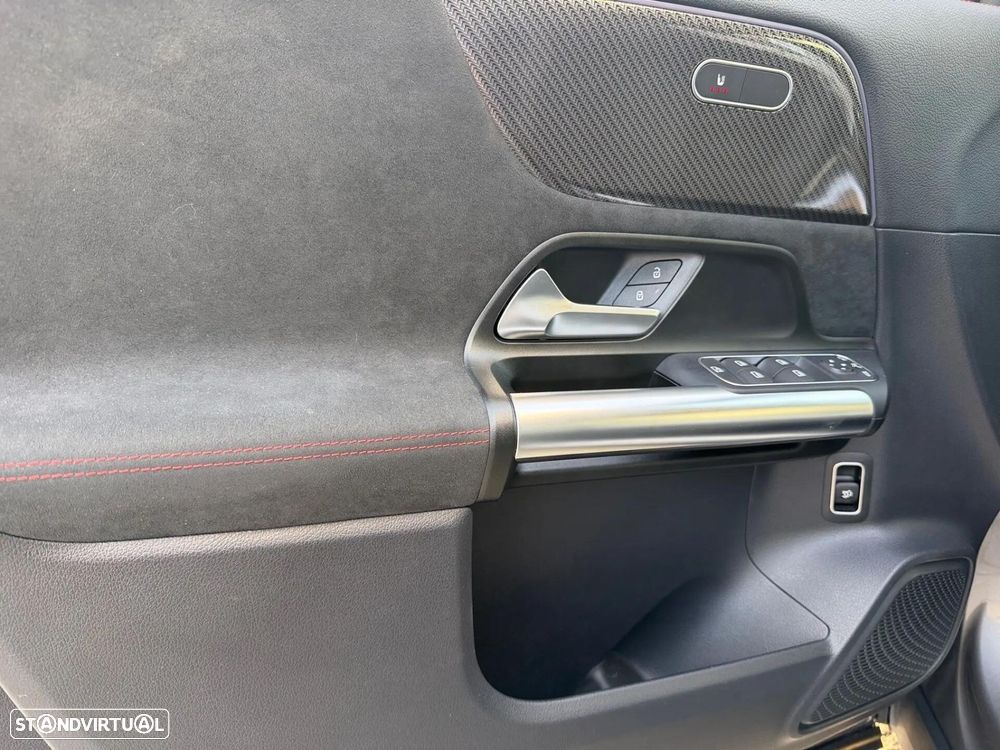Mercedes-Benz GLA 180 d AMG Line - 13