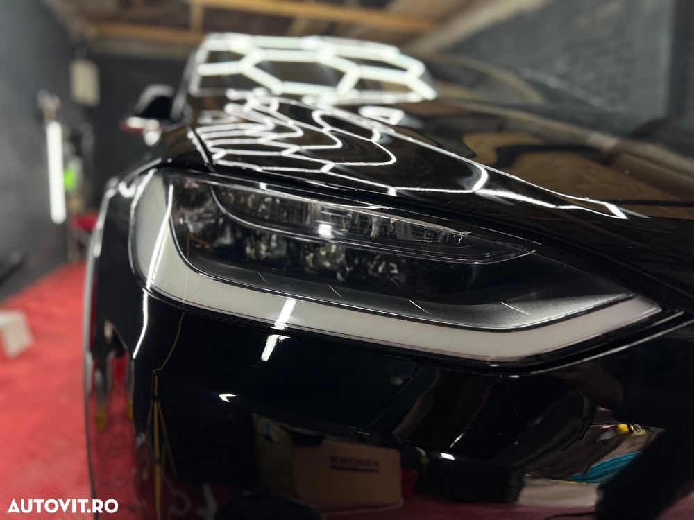 Tesla Model X - 4