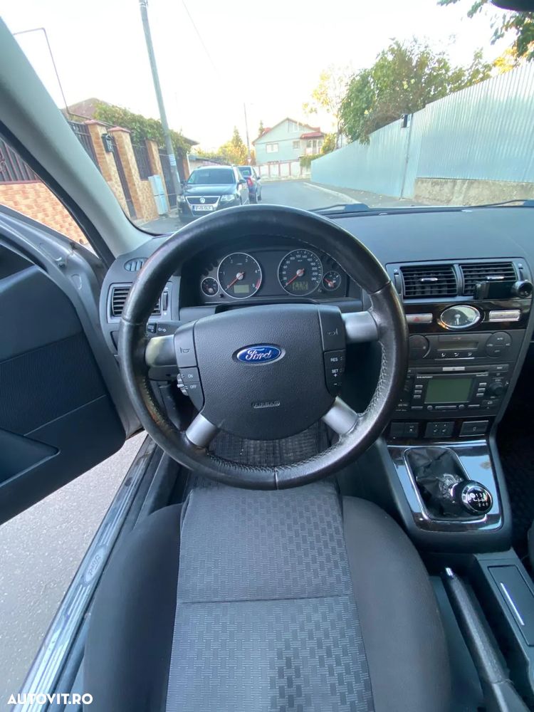 Ford Mondeo 2.0TDCi Ghia - 7