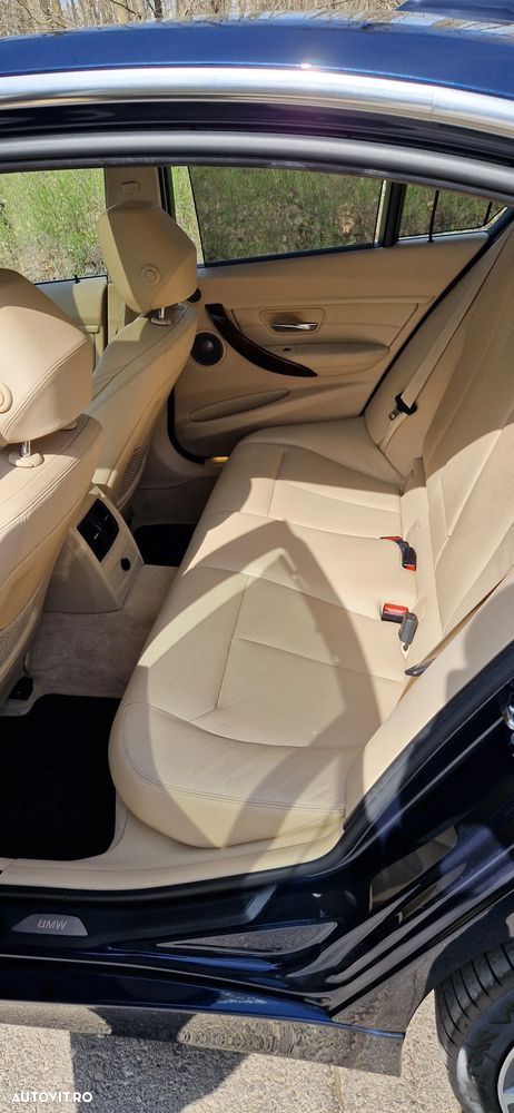 BMW Seria 3 335i Sport-Aut. Luxury Line - 16