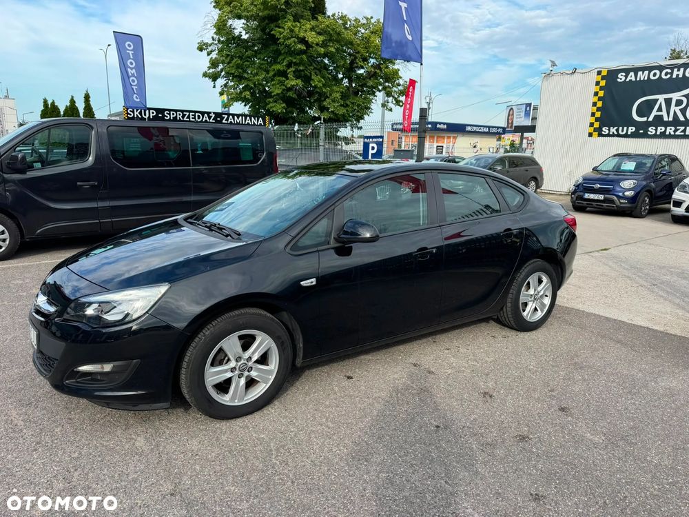Opel Astra 1.6 Executive - 17