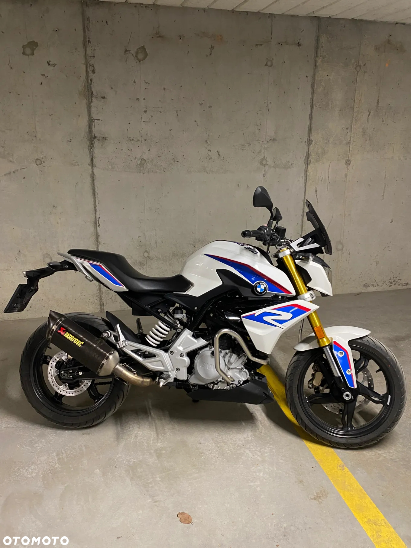 BMW G - 8