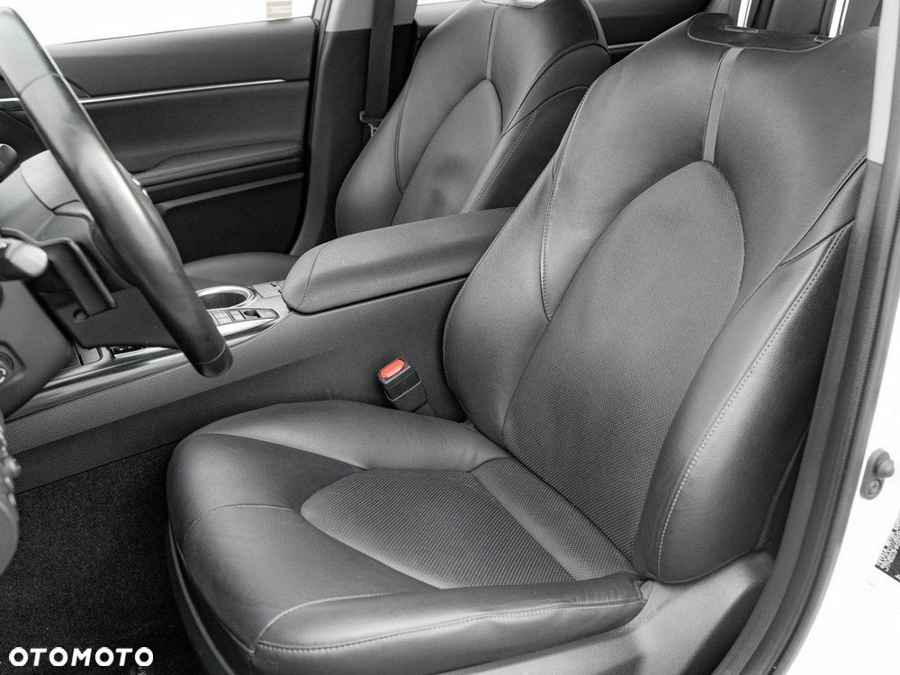 Toyota Camry - 13