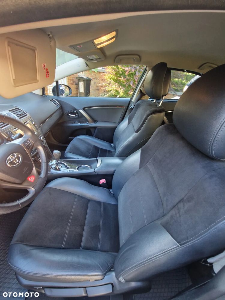 Toyota Avensis 1.8 Premium EU5 MS - 6