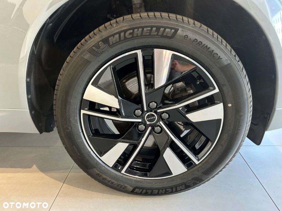 Volvo XC 60 B5 B AWD Plus Dark - 17
