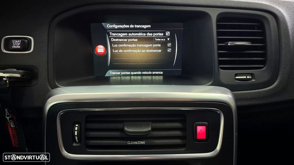 Volvo V60 Cross Country 2.0 D3 Momentum - 35