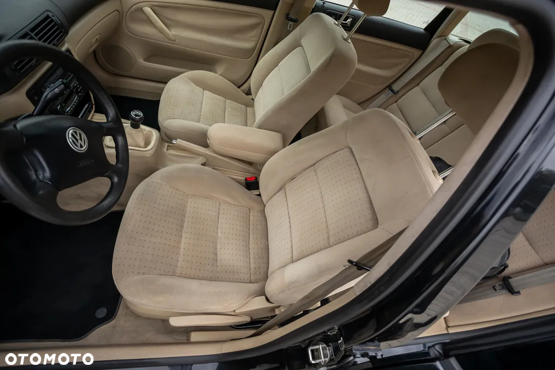 Volkswagen Passat 1.8T Comfortline - 9