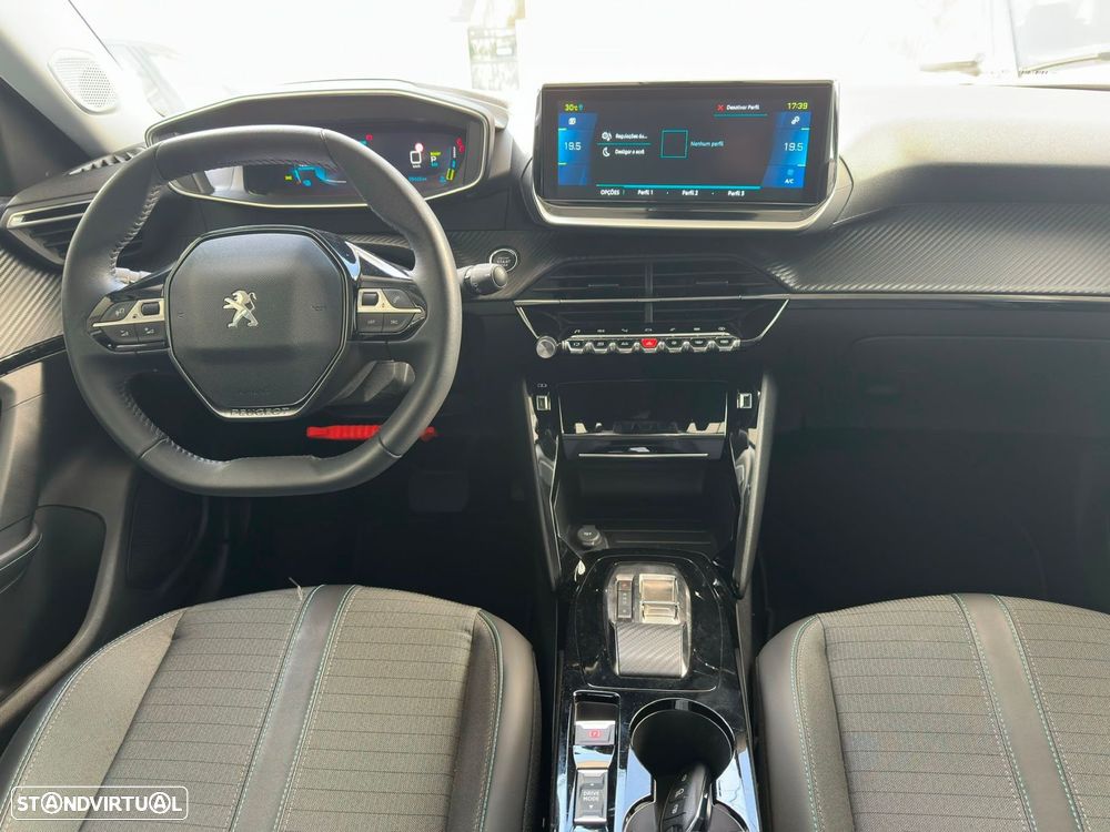 Peugeot e-2008 50 kWh Allure Pack — fotografia 7