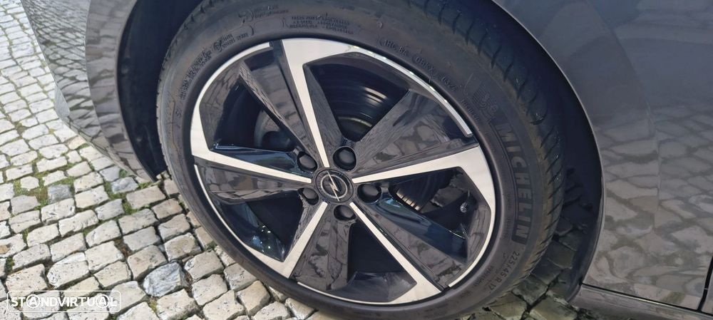 Opel Astra 1.2 T GS Aut. - 24