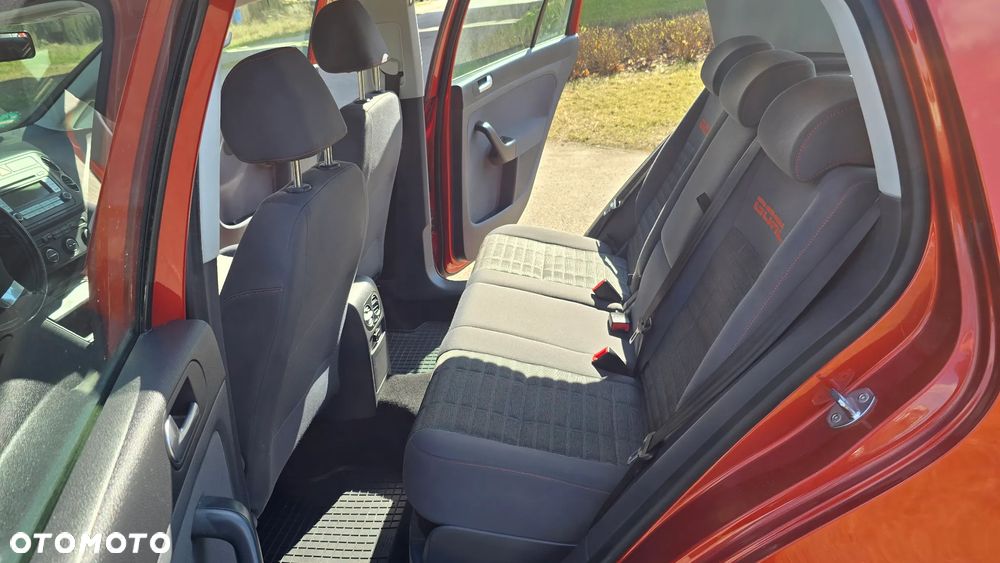 Volkswagen Golf Plus 1.9 TDI DSG Goal - 31