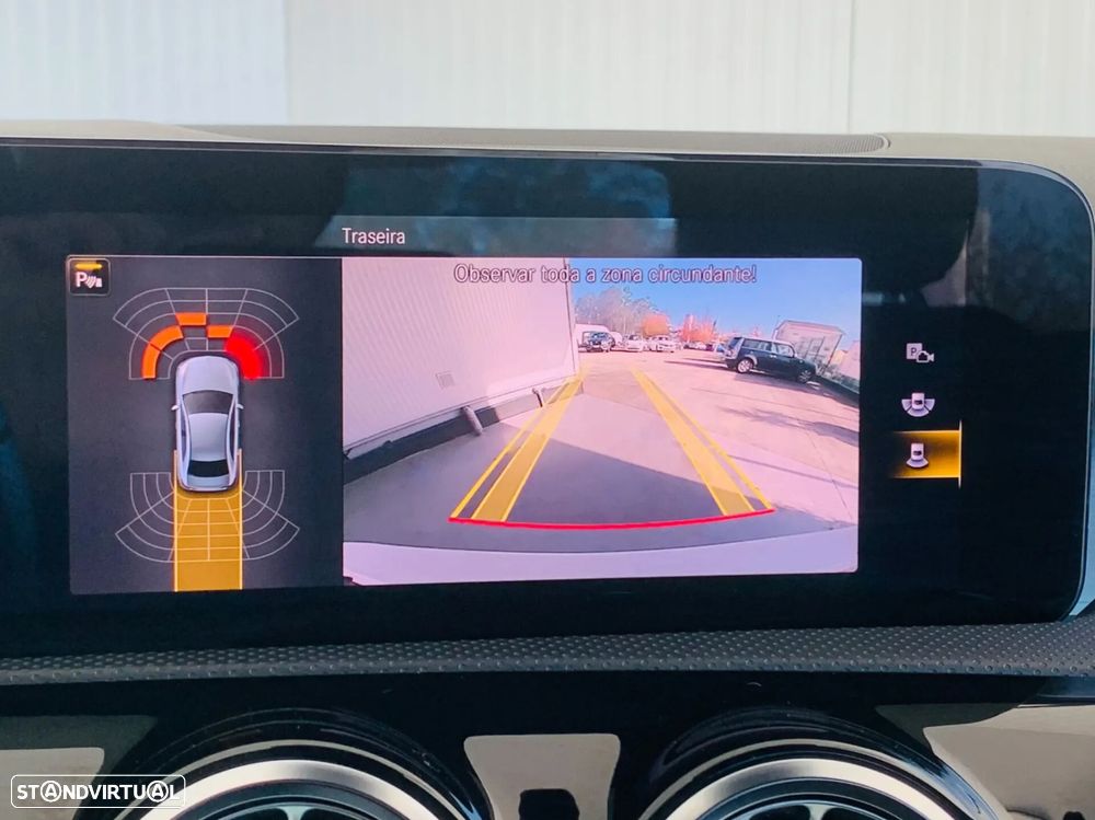 Mercedes-Benz A 180 Limousine d AMG Line - 19