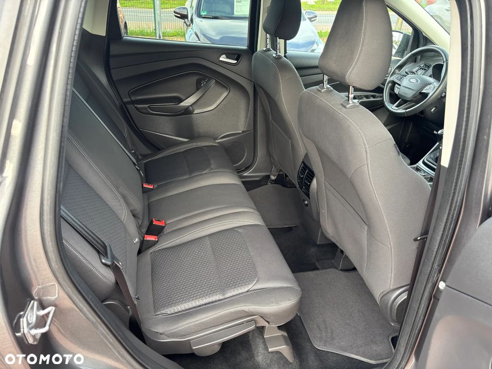 Ford Kuga - 16