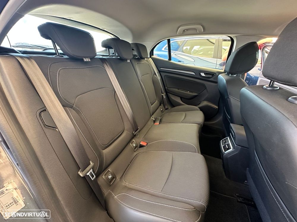 Renault Mégane 1.5 Blue dCi Equilibre EDC - 25