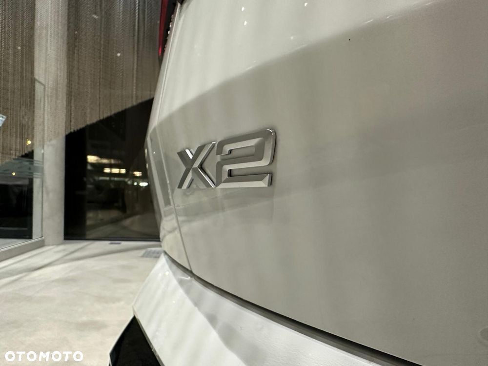 BMW X2 sDrive20d - 11