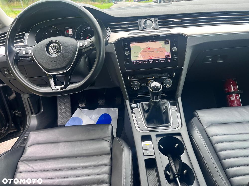 Volkswagen Passat - 10