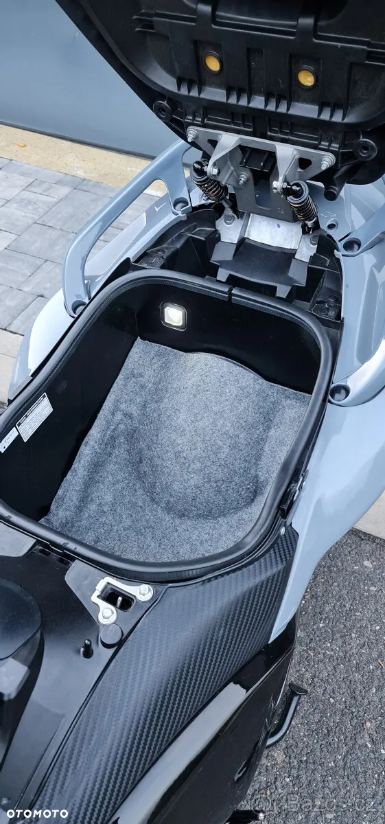 Yamaha Tmax - 17