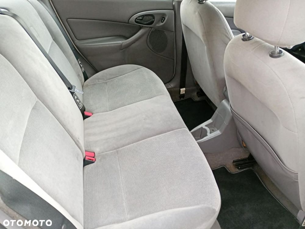 Ford Focus - 8
