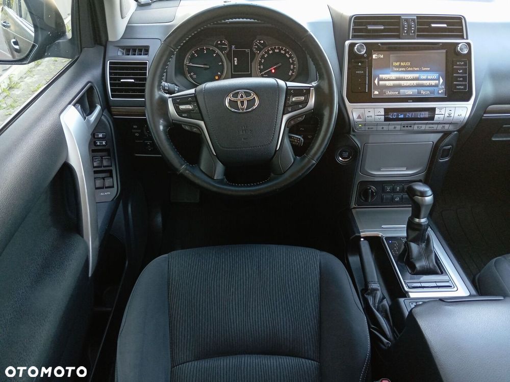 Toyota Land Cruiser - 10