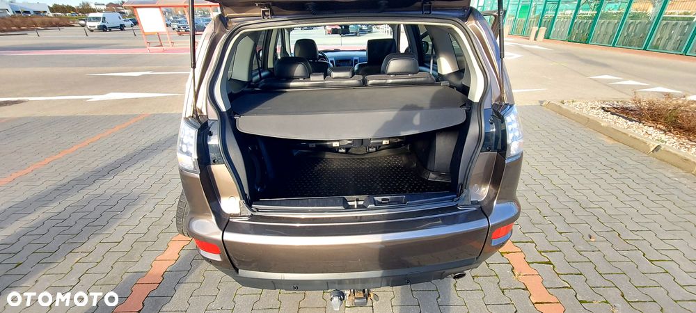 Mitsubishi Outlander 2.0 Intense + 2WD EU5 CVT - 19