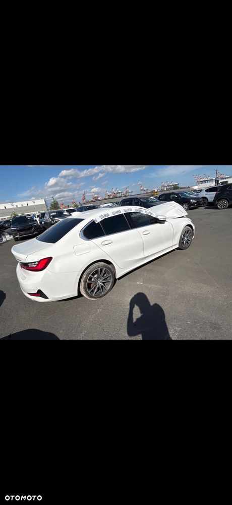 BMW Seria 3 330i xDrive Sport Line - 25