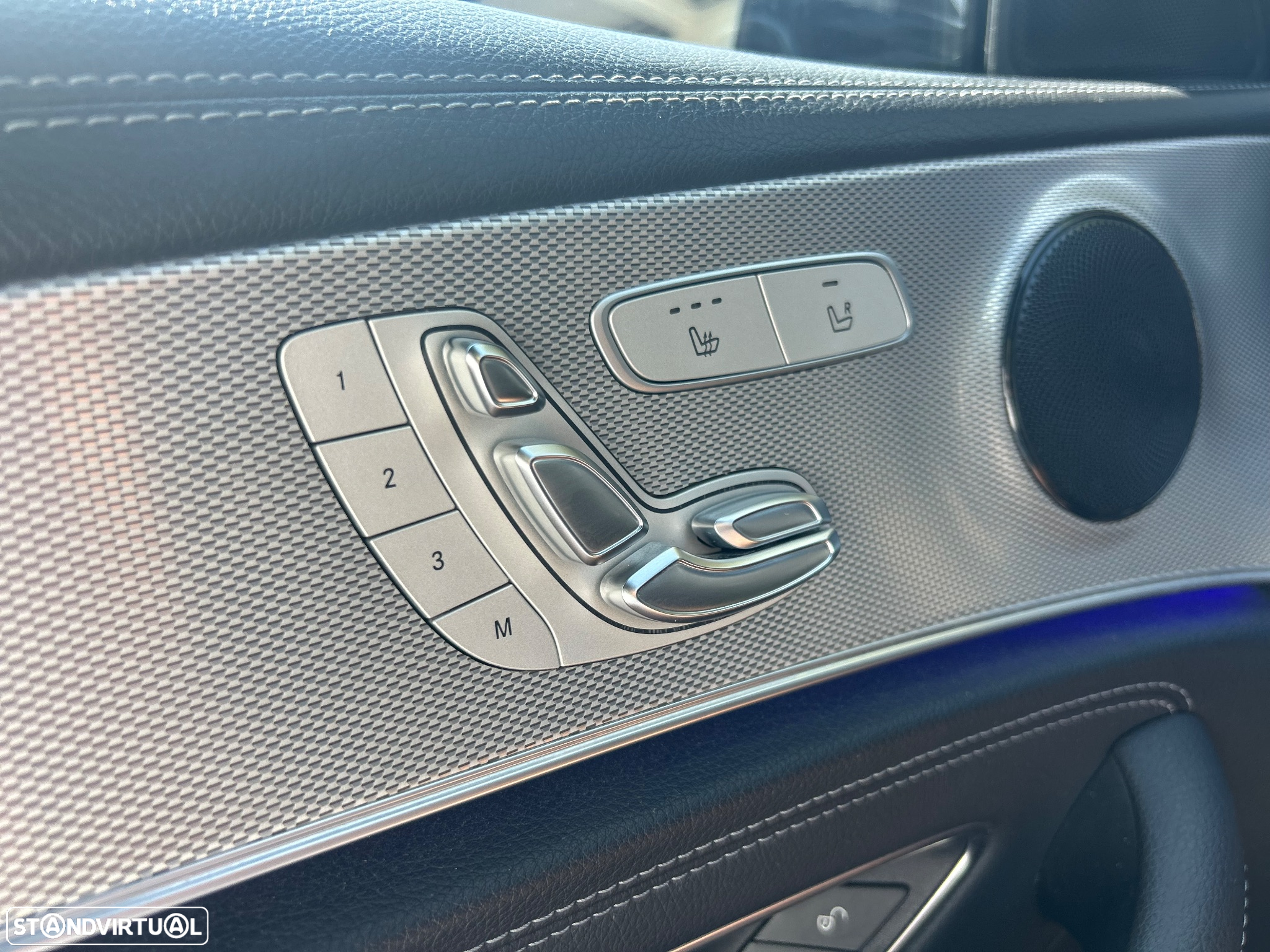 Mercedes-Benz E 300 de AMG Line - 17