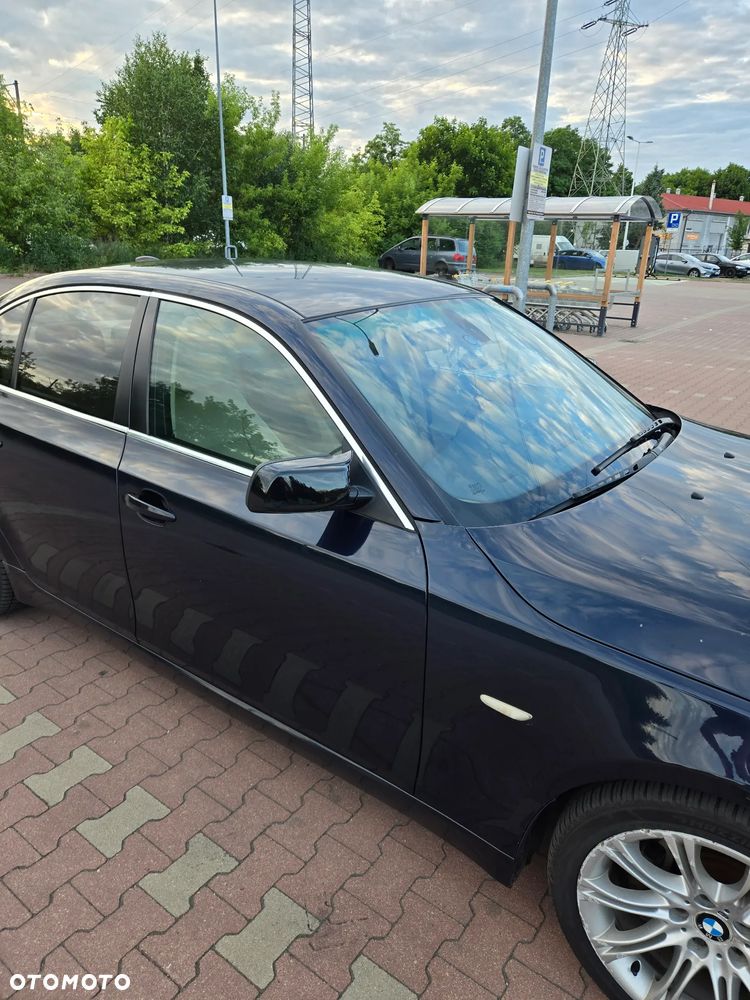 BMW Seria 5 525d - 27