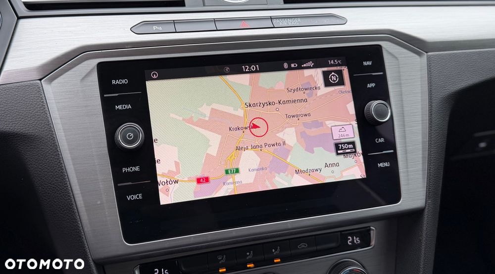 Volkswagen Passat 1.6 TDI BMT Comfortline - 22