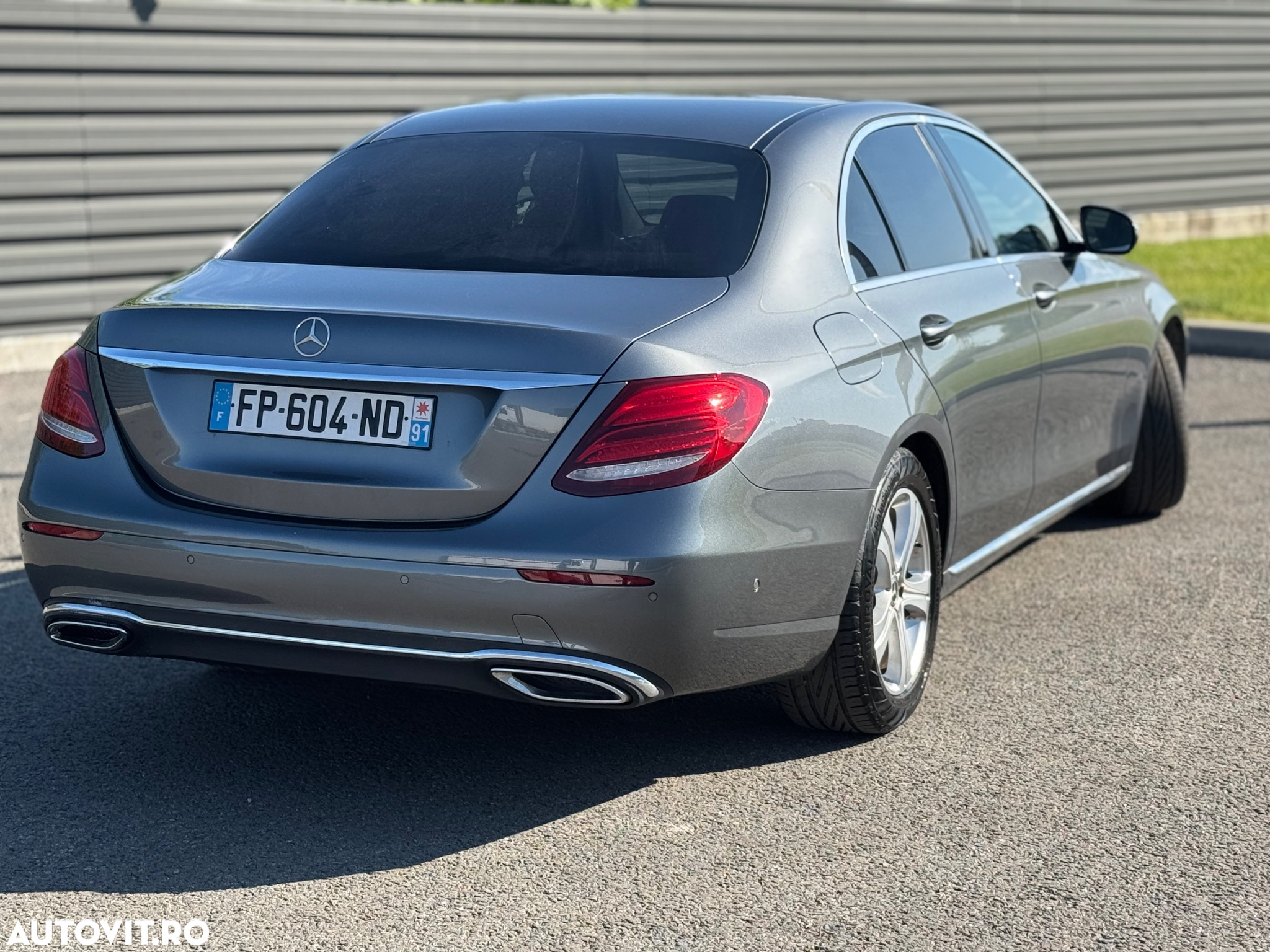 Mercedes-Benz E - 33