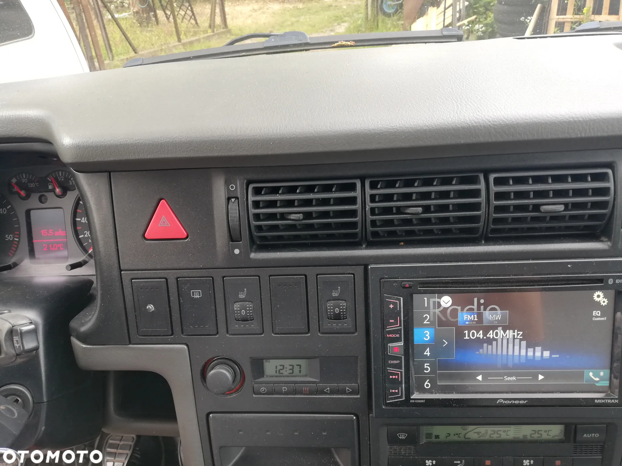 Volkswagen Multivan - 9