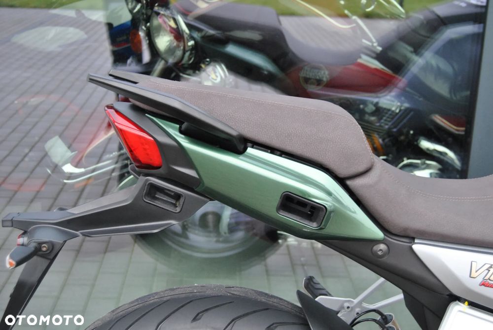 Moto Guzzi V100 Mandello - 21