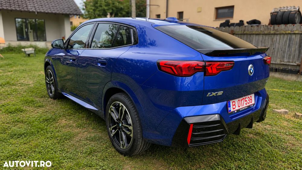 BMW iX2 - 4