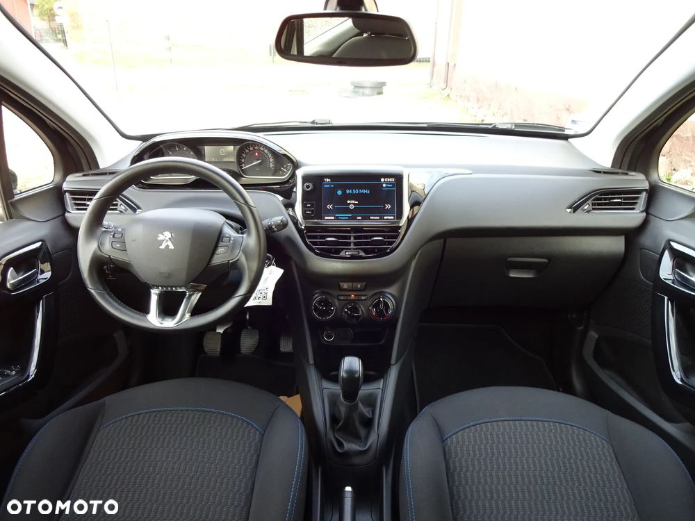 Peugeot 208 PureTech 82 Stop & Start Signature - 9