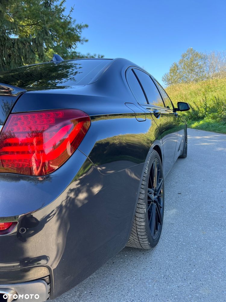 BMW Seria 7 750Li - 11