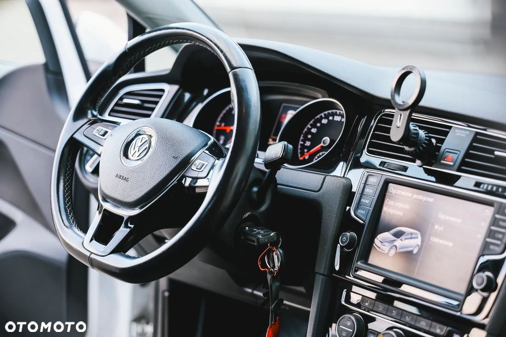 Volkswagen Golf - 17