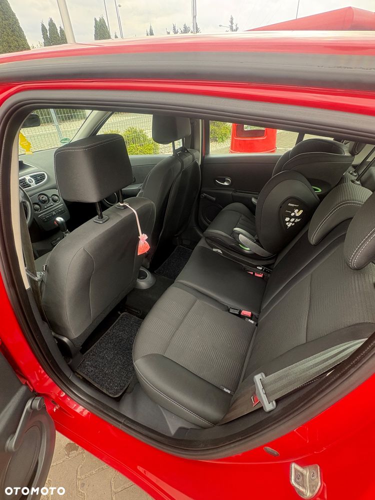 Renault Clio 1.2 16V 75 Dynamique - 18