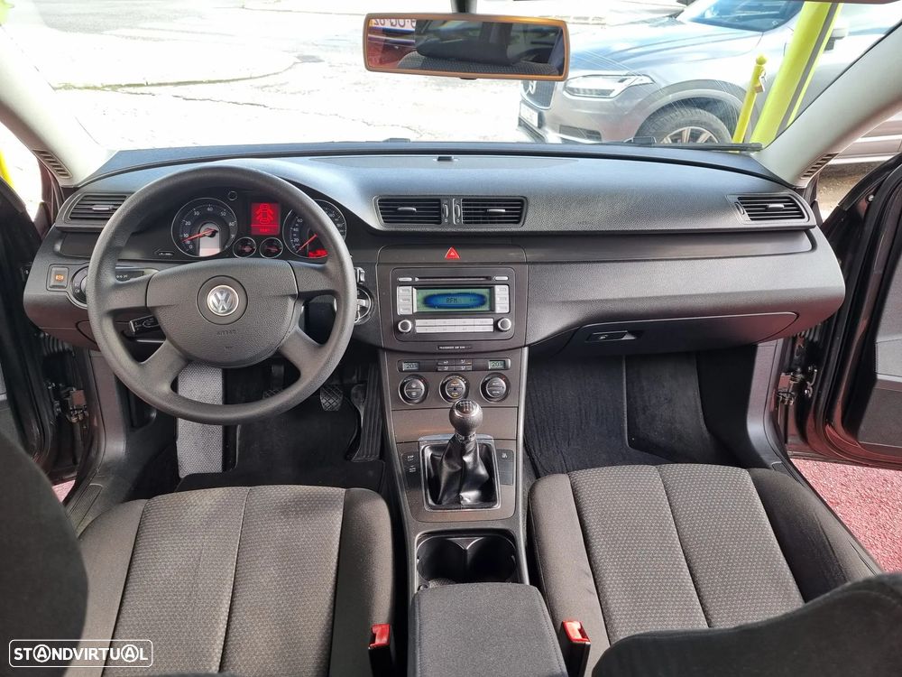 VW Passat Variant 1.6 FSi Trendline - 19