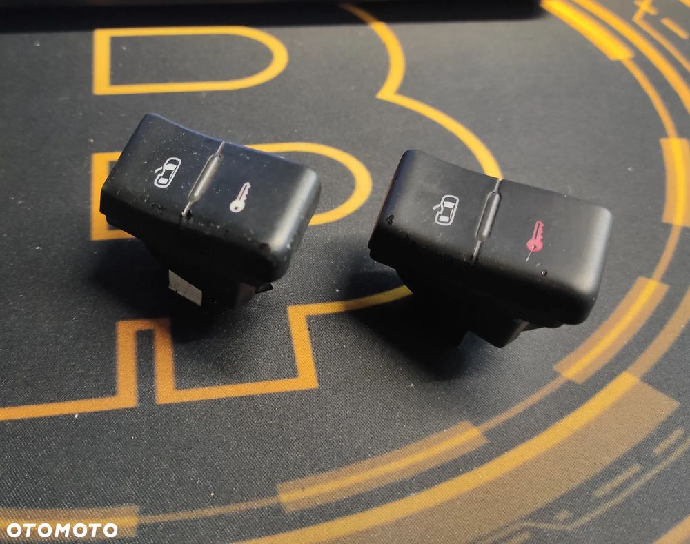 PRZYCISKI PRZEŁĄCZNIK ZAMYKANIA OTWIERANIA AUDI A3 8P 3 DRZWI  8P1926107 WYSYŁKA !!! - 1
