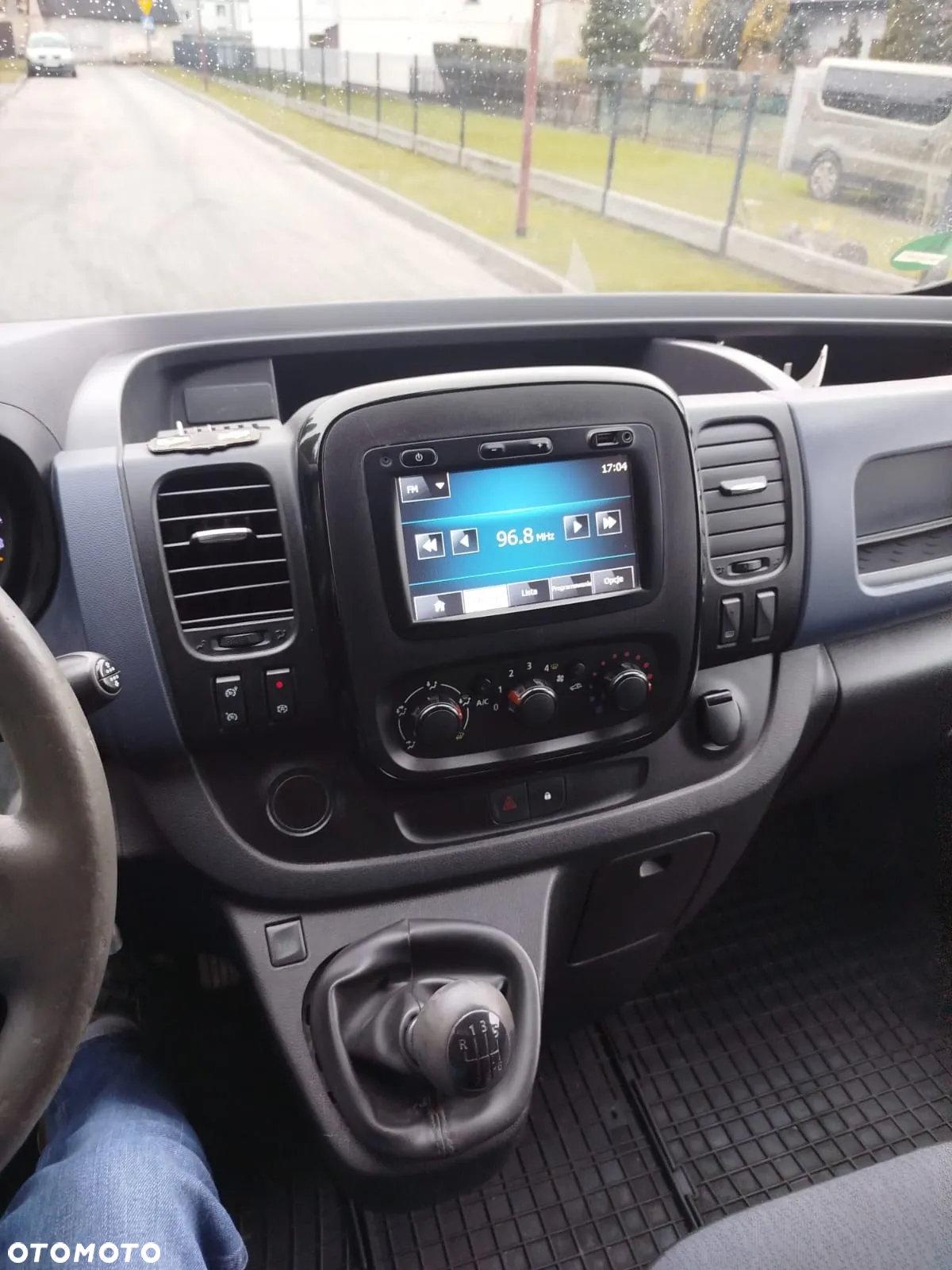 Opel Vivaro - 11