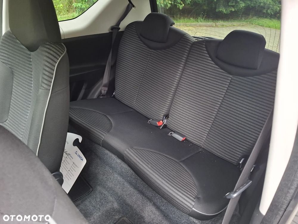 Peugeot 107 70 Black&Silver - 23